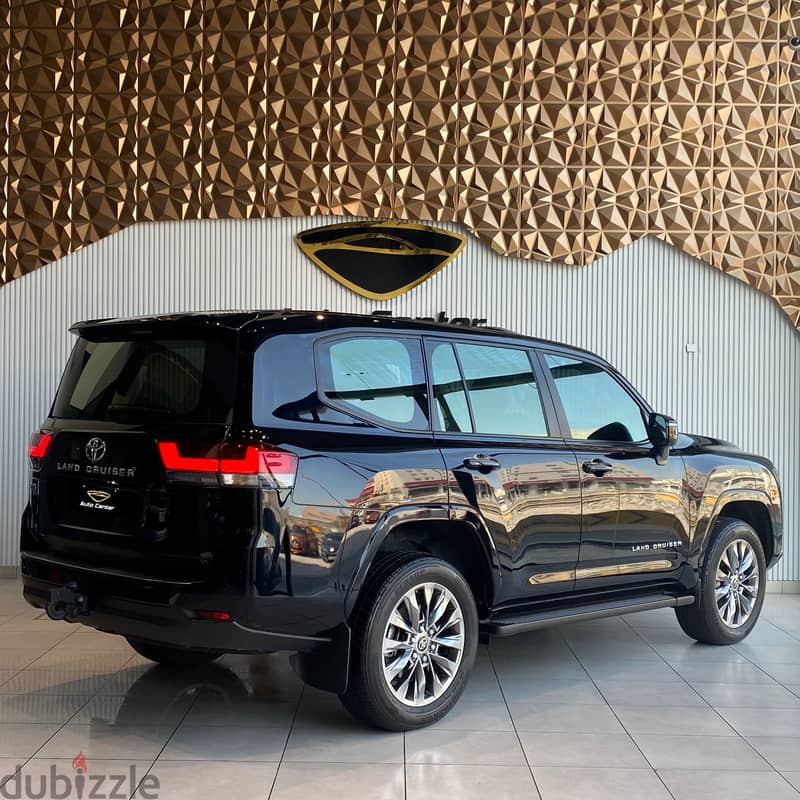 Toyota Land Cruiser 2023 GXR V6 4