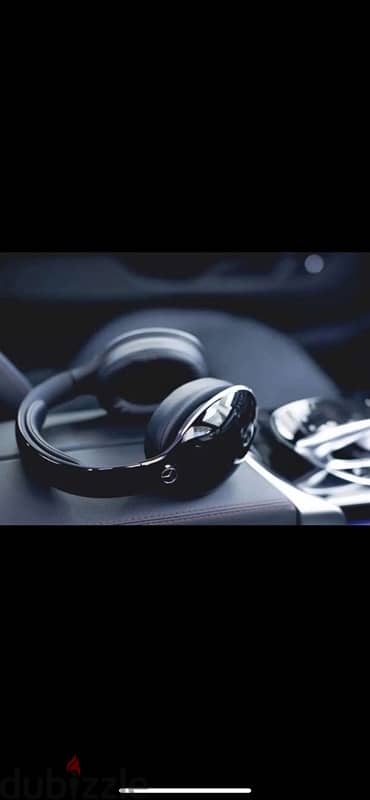 Mercedes headphone