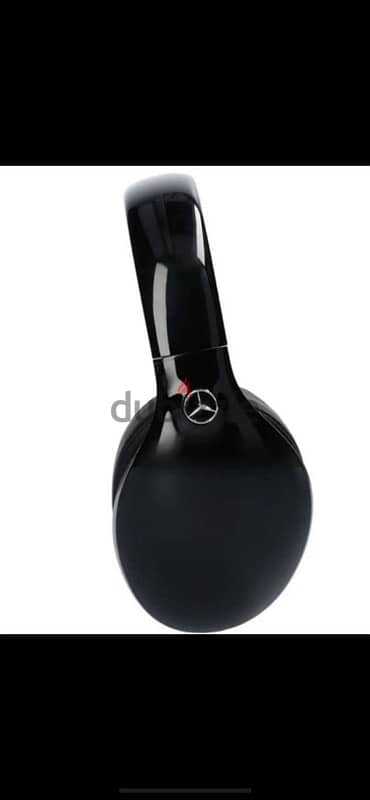 Mercedes headphone 1