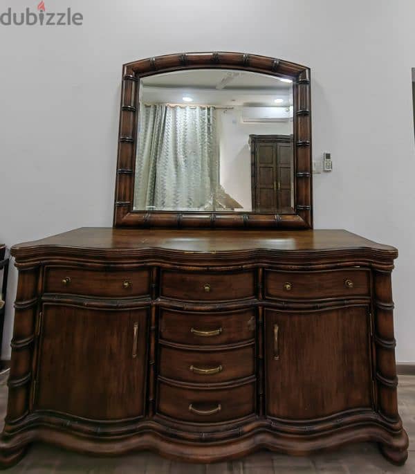 Big Dressing Table for sale 1