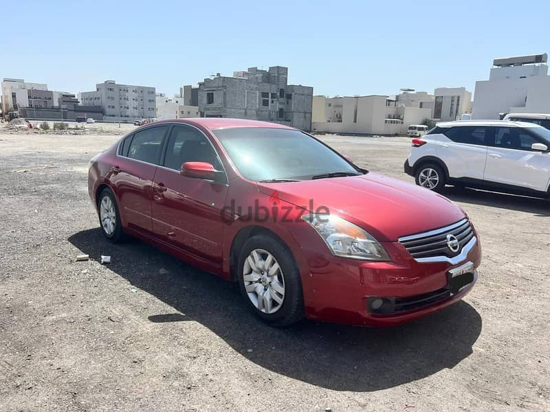 Nissan Altima 2011 Lady driven car, Neat Interior 3