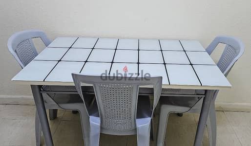 Dinning table with chairs