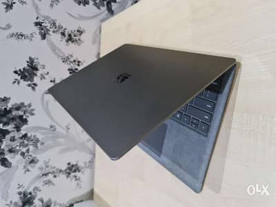 Microsoft surface laptop i7 16GB 512GB SSD ميكروسوفت سيرفس لابتوب