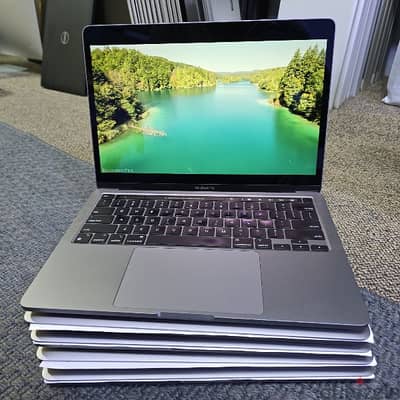 Apple MacBook Pro 2022 M2