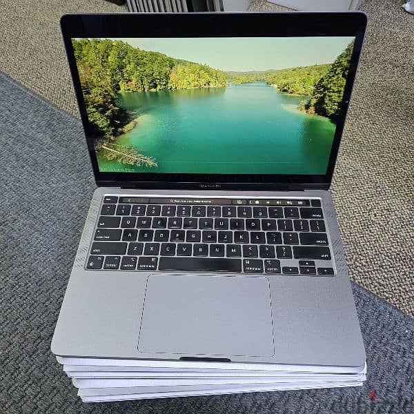 Apple MacBook Pro 2022 M2 1