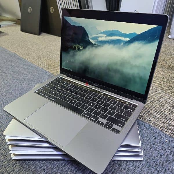 Apple MacBook Pro 2022 M2 2