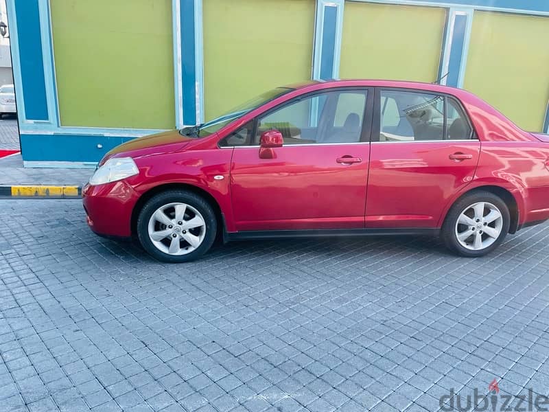 Nissan Tiida 2009 model 5