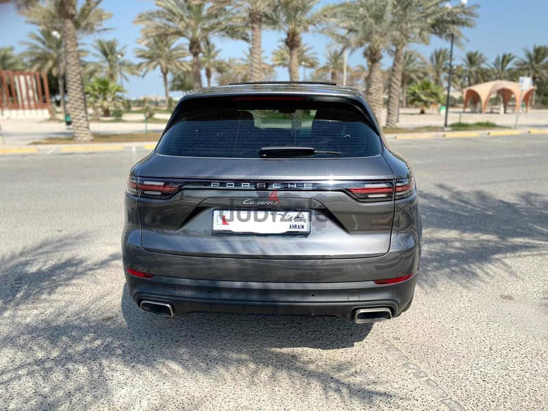 Porsche Cayenne 2019 (Grey) 5