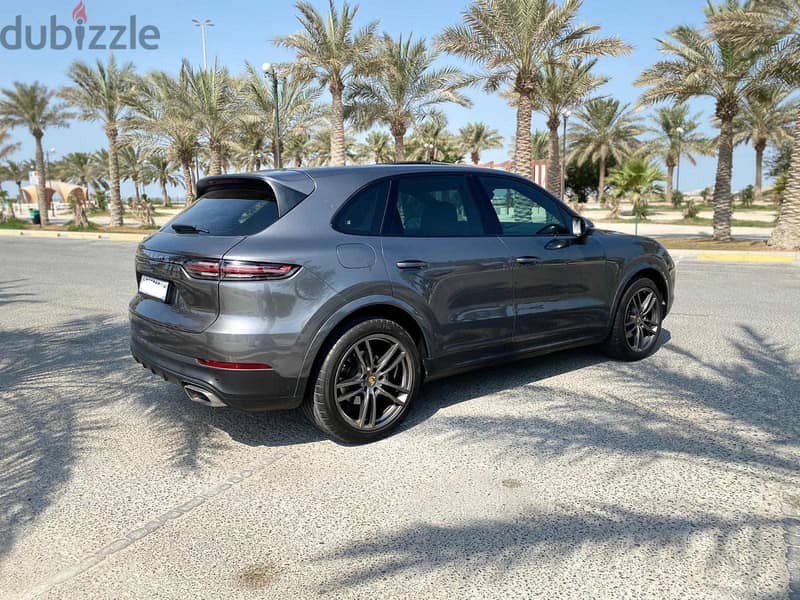 Porsche Cayenne 2019 (Grey) 6