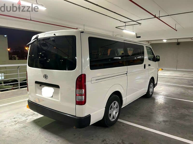 Toyota Hiace 2015 1