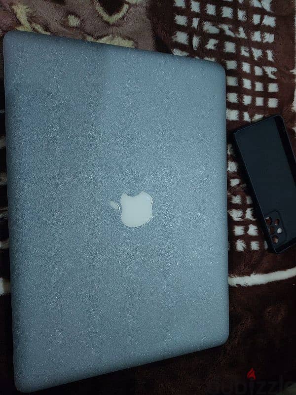 apple laptop 1