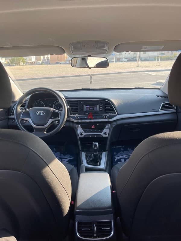 Hyundai Elantra 2018 3