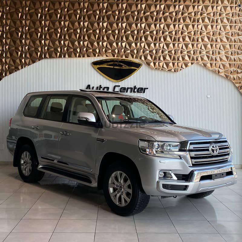 Toyota Land Cruiser 2020 GXR V6 2