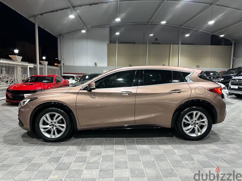 Infiniti Q30 2019 10