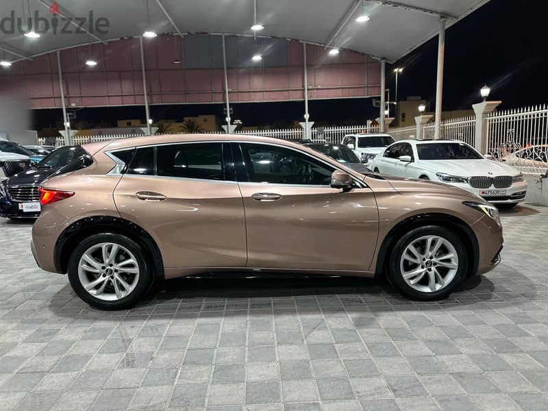 Infiniti Q30 2019 11