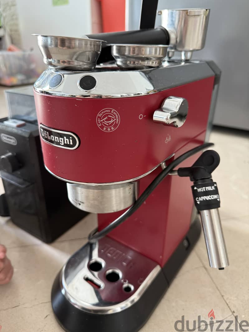 Coffee machine with grinder 4