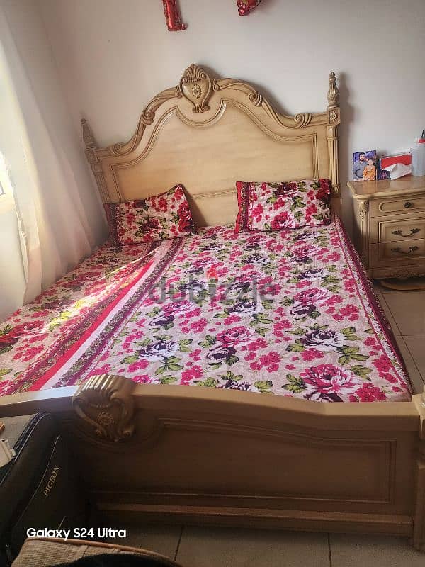 king size bed with 2 side tables 0