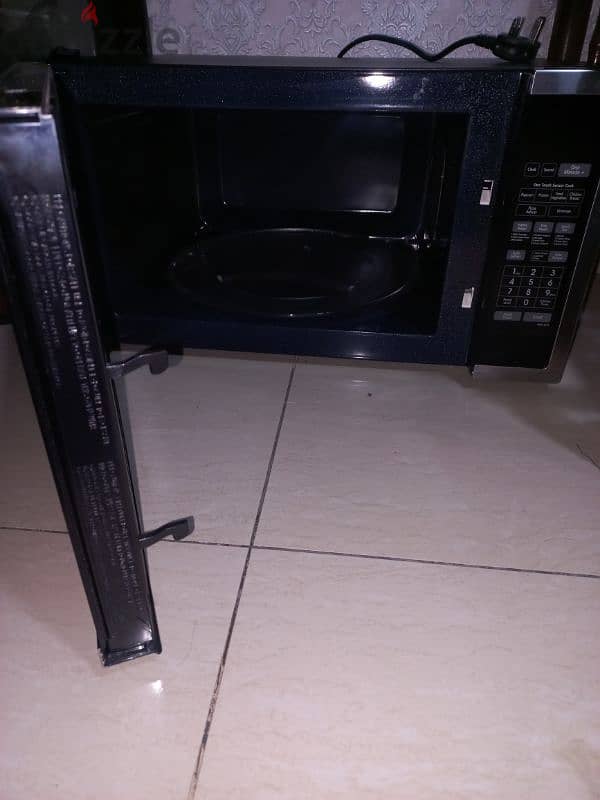 Big size microwave Samsung 1