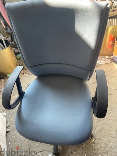 office chairs (100 pices Available)