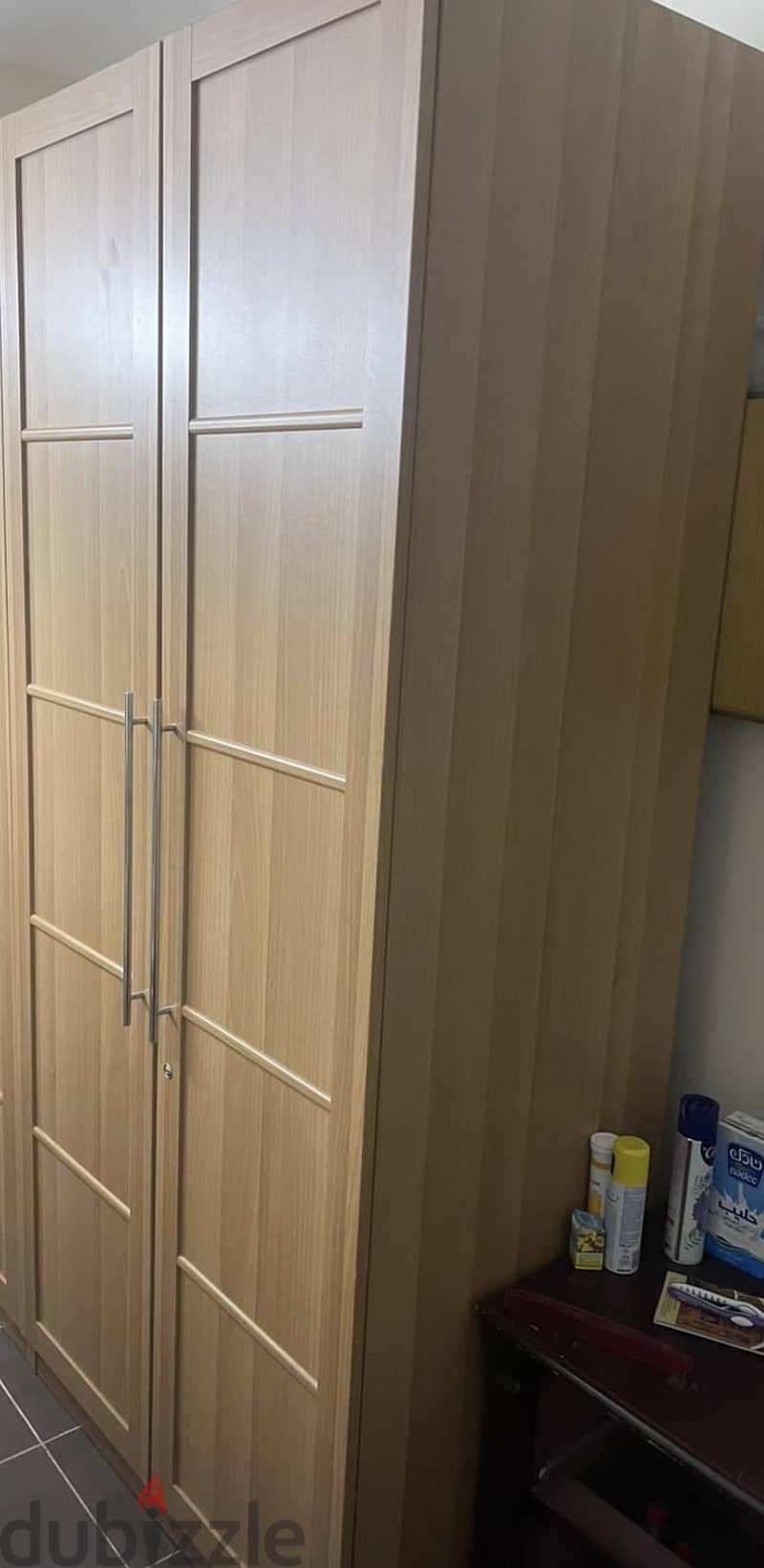 Double door cupboard with long mirror 0