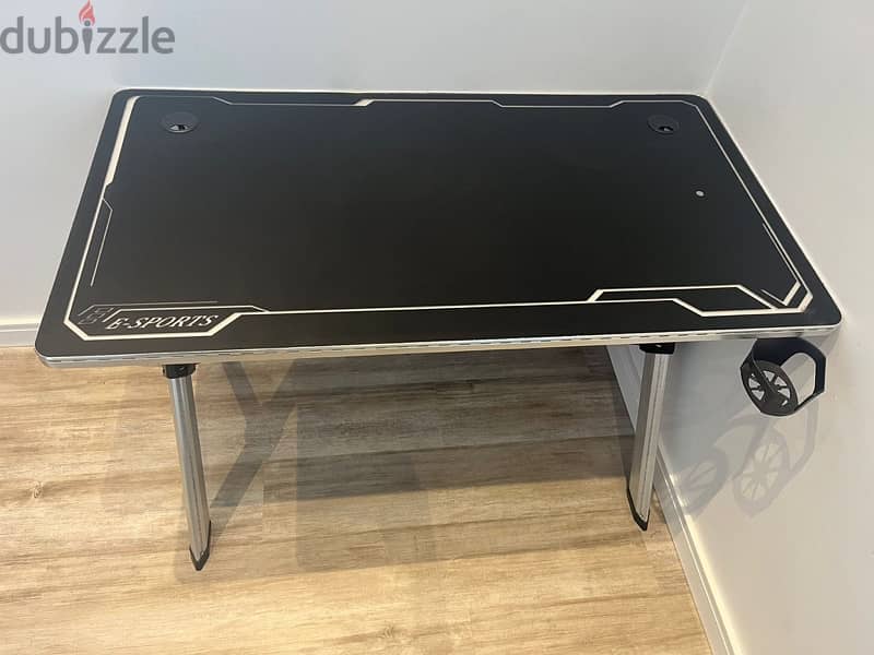 Gaming Table for Sale! - طاولة قايمنق للبيع 0