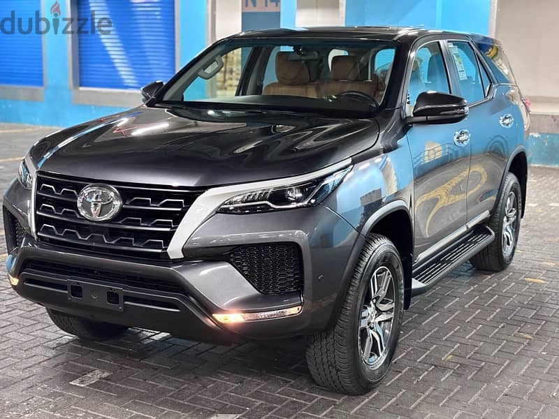 Toyota Fortuner V4 2024 2