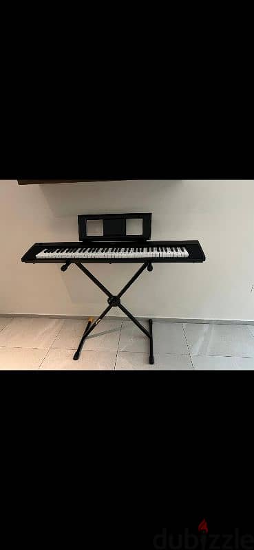 Piano Keyboard (with stand) for sale 1