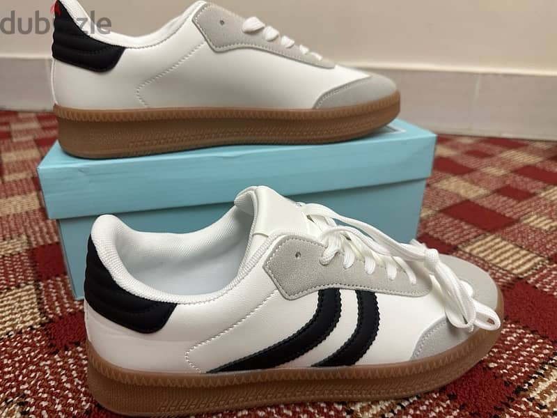 Tom Smith brand shoe similar to adidas samba 43size 4