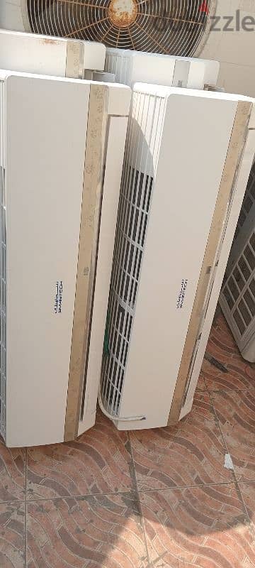 2 ton Air condition good condition good working with fixing