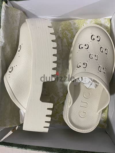 10BD!! GUCCI CROCS 36