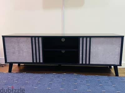 TV cabinet for sale in good condition