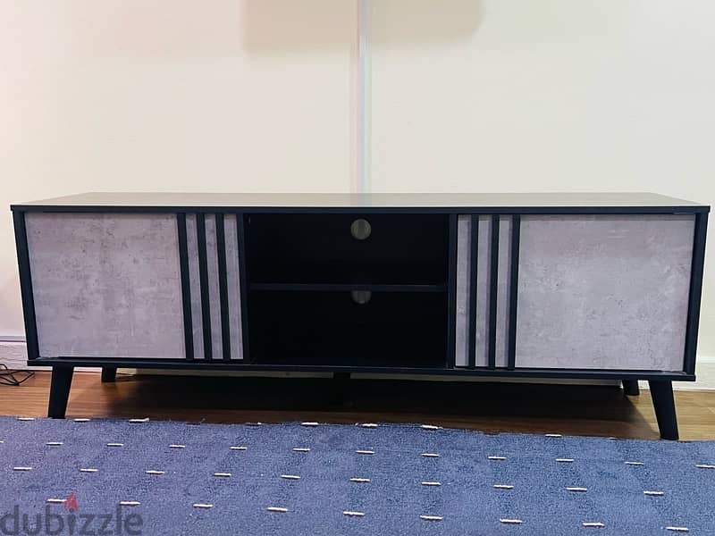 TV cabinet for sale in good condition 0