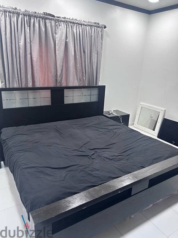 200x200 Super King size bed. 1