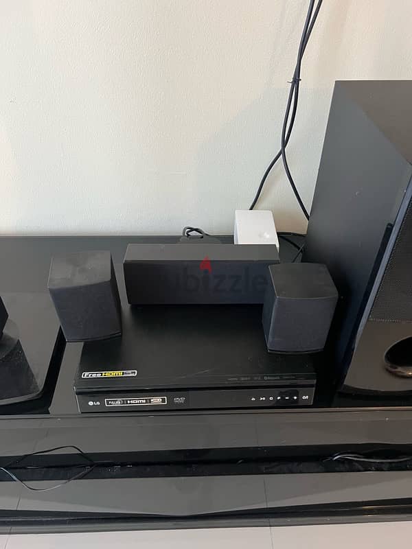 LG Blu ray home theater 5.1 1