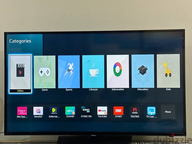 Samsung 48” inch smart tv full HD contact me Whatsap 34248448 3