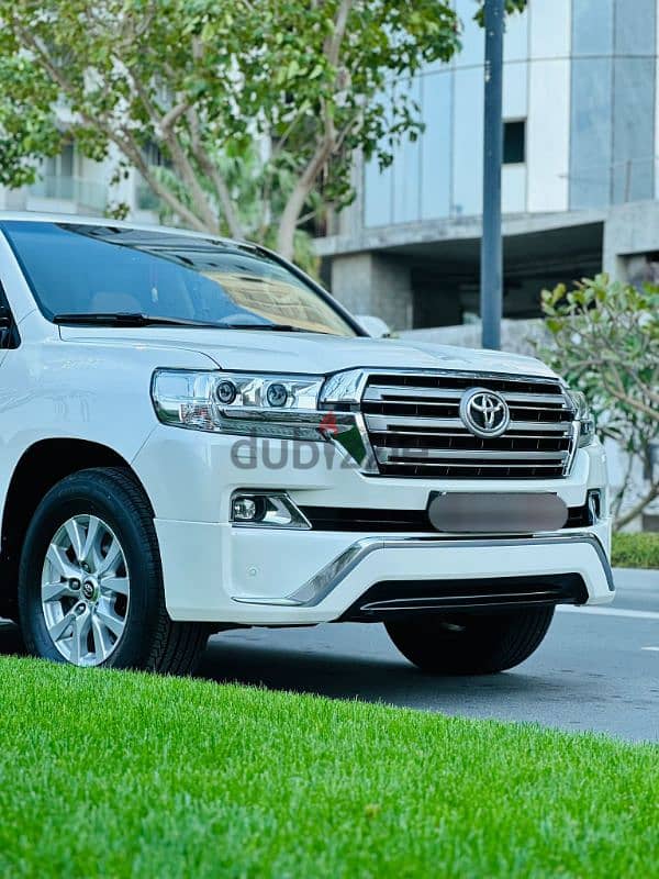 TOYOTA LAND CRUISER GXR V6 4WD 4×4Year-2016. Single owner used 8 seater 1