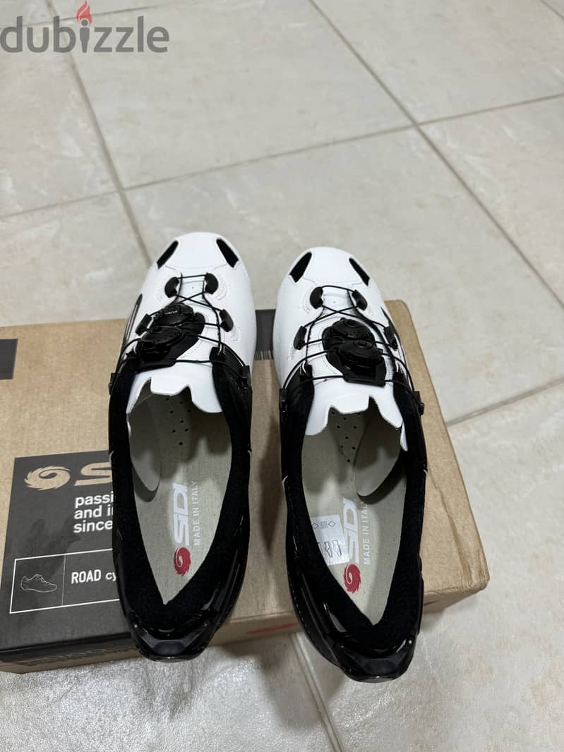 brand new sidi road bike shoe for sale-للبيع حذاء دراجات طرقات جديد 1