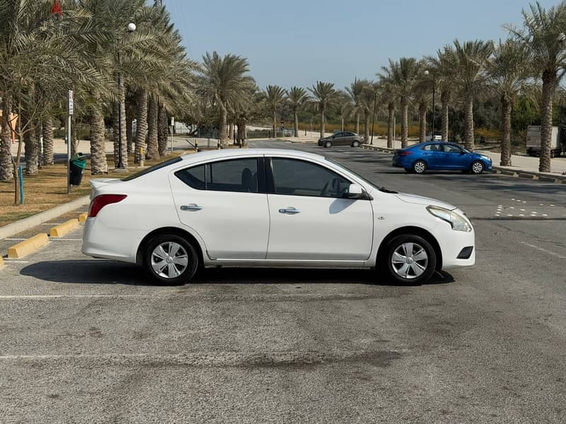 Nissan Sunny 2018 4