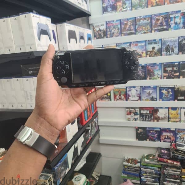 nintendo switch lite 256GB available  PlayStation 4 available 2