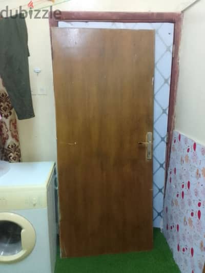 new condition door with proper lock and key only in 6bd