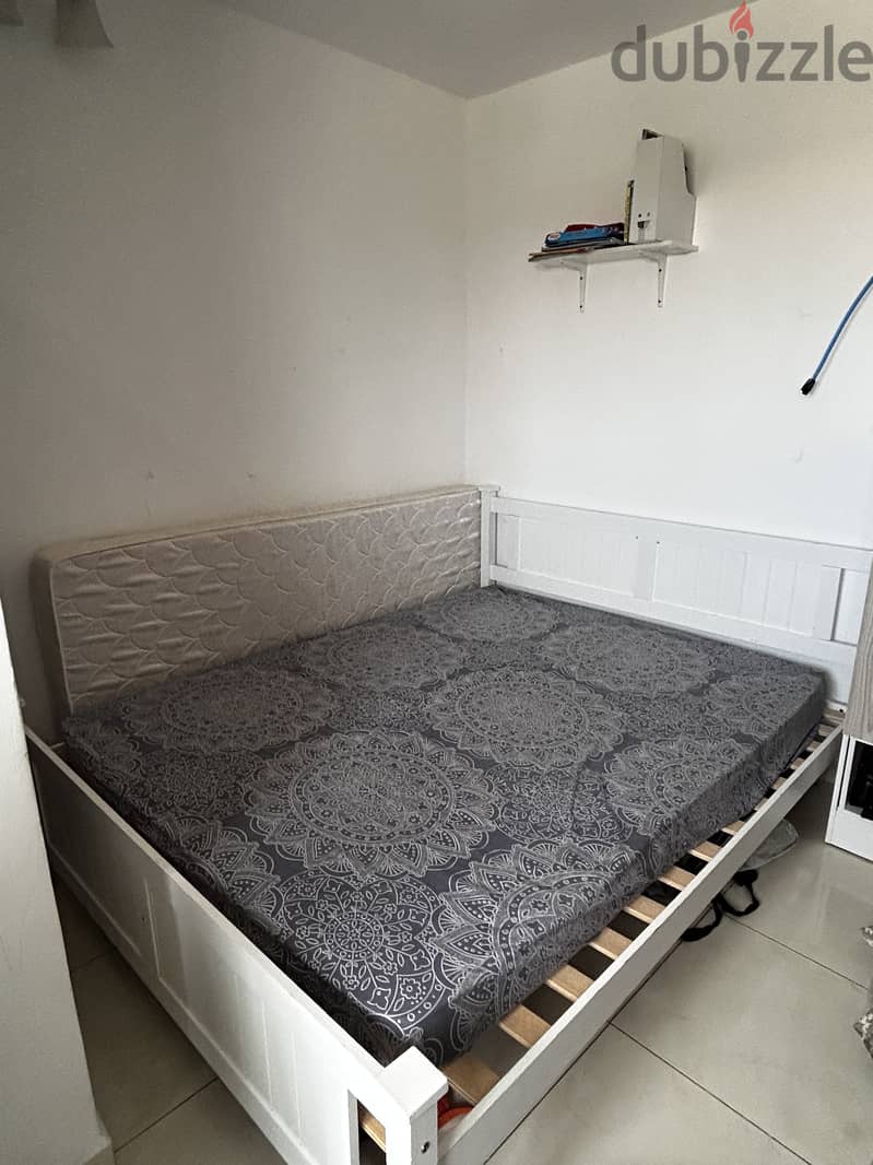 Queen size bed and mattress 1