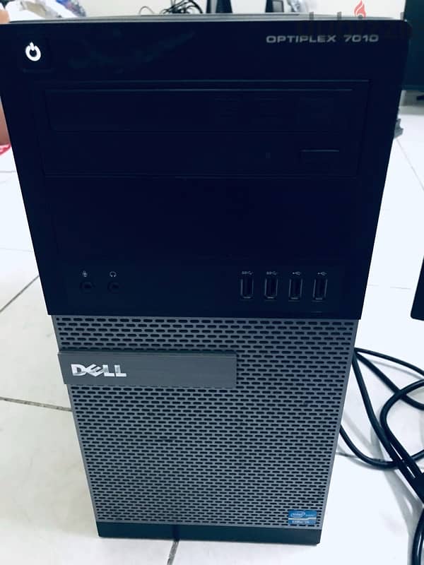 Dell i5 pc, 500 gb ssd, 12 GB RAM, 2 gb graphics,19” monitor 2