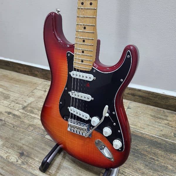 Used Fender Player Stratocaster Plus Top - Aged Cherry + Gig bag 5