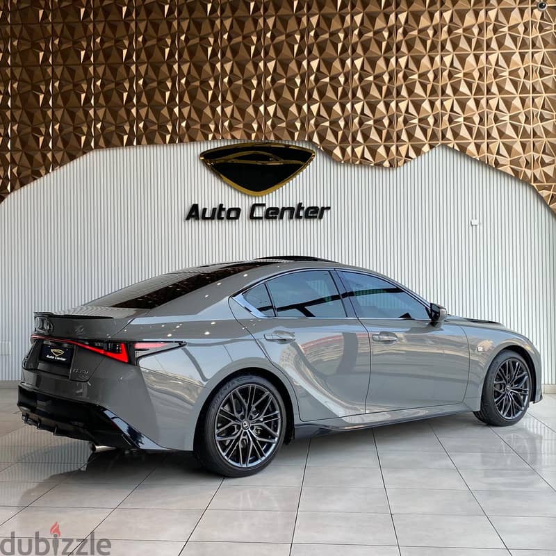 Lexus IS 350 2023 F-SPORT 4