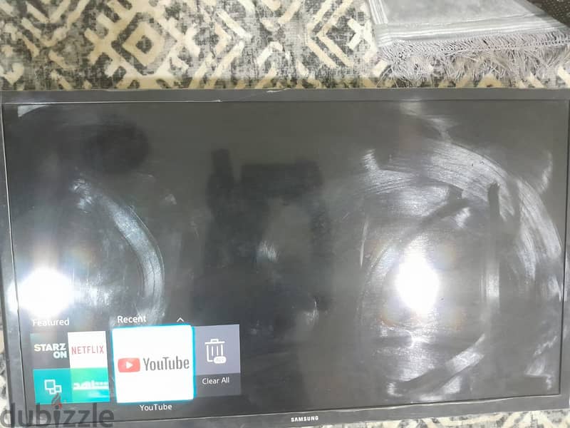 Samsung 32 inch smart TV 1