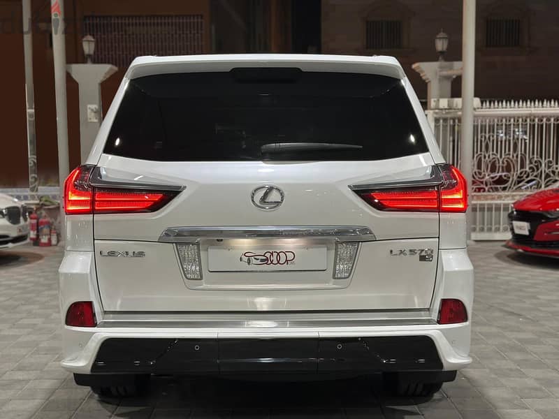 Lexus LX 570S 2016 7