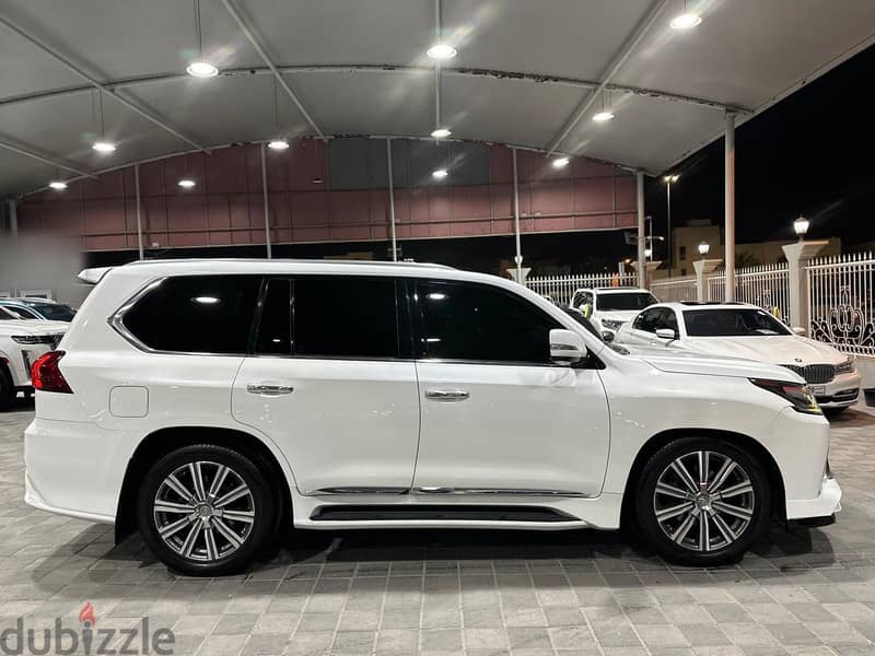 Lexus LX 570S 2016 9