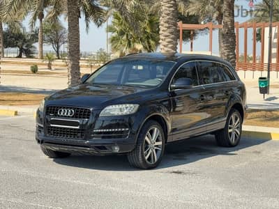 Audi Q7 2013 Q7 (Black)