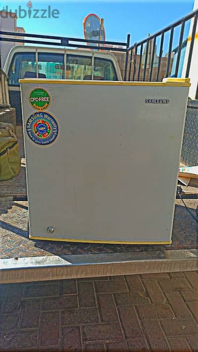 Samsung small table fridge