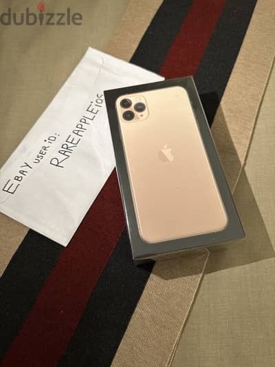 iphone 11 pro max 256 GB and box come my shop and whatsapp 38303474